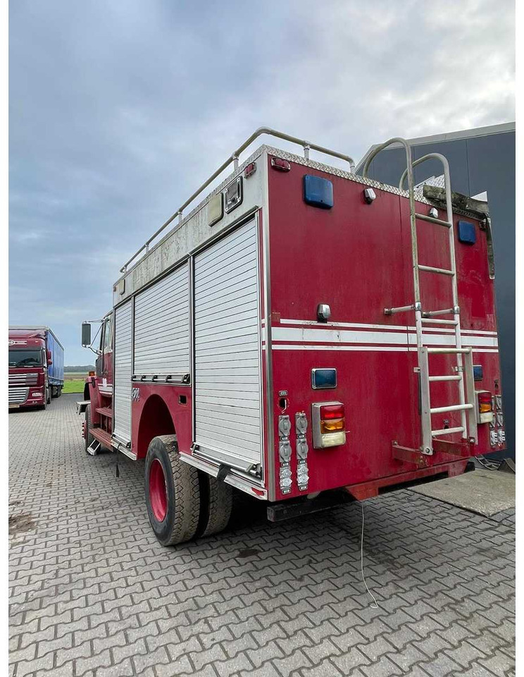 FREIGHLINER 4X4 - TRUCK FIRE TRUCK - Camion: photos 4 FREIGHLINER 4X4 - TRUCK FIRE TRUCK - Camion: photos 4