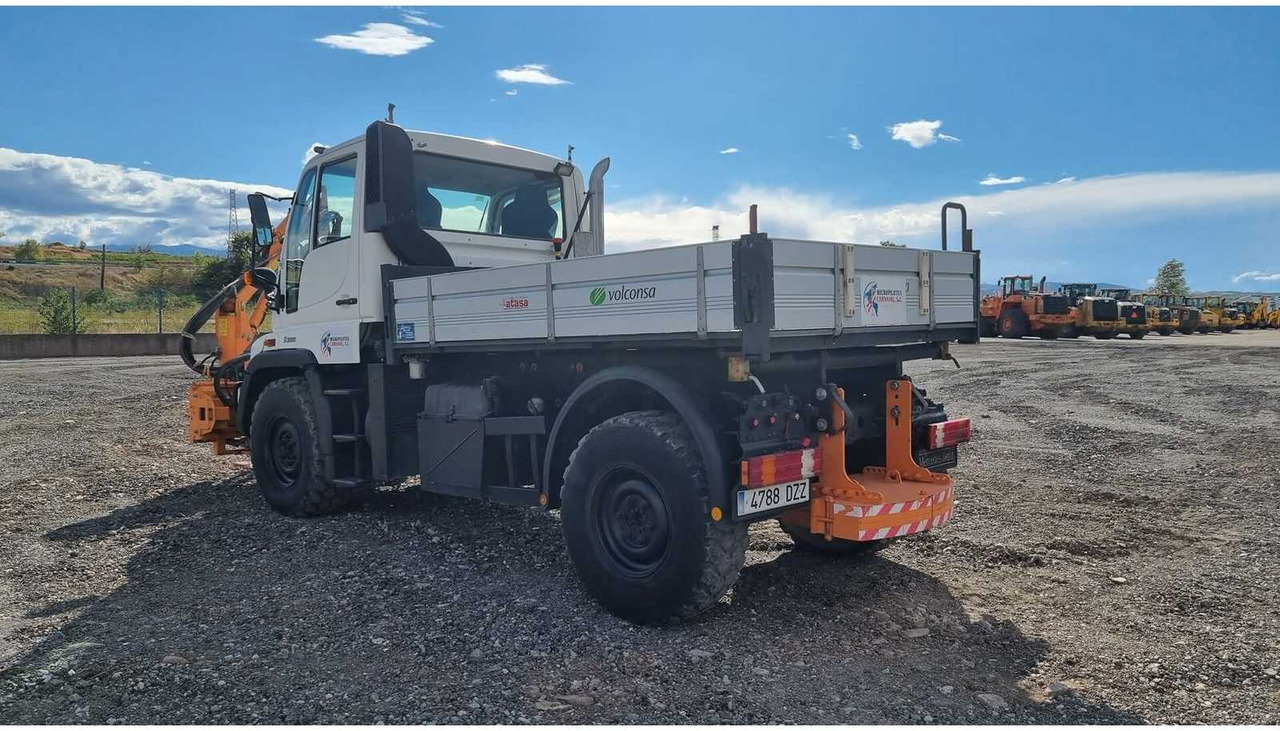 MERCEDES BENZ UNIMOG U 300 UTILITY TRUCK WITH ACCESORIES - 2006 - Camion: photos 4 MERCEDES BENZ UNIMOG U 300 UTILITY TRUCK WITH ACCESORIES - 2006 - Camion: photos 4