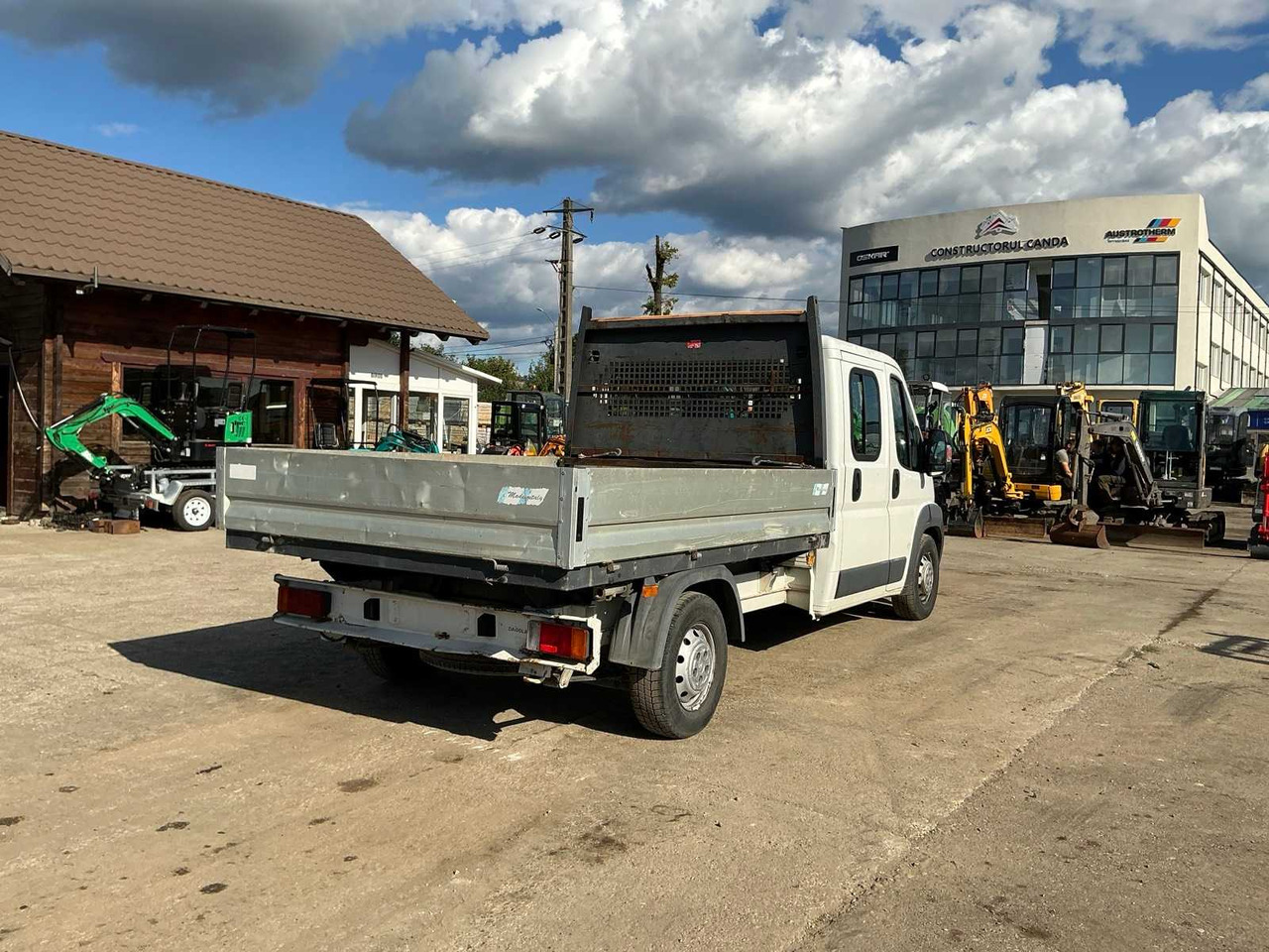 PEUGEOT - BOXER 35 35 2.2 HDI - DOUBLE CAB TIPPER TRUCK - 2012 - Camion: photos 4 PEUGEOT - BOXER 35 35 2.2 HDI - DOUBLE CAB TIPPER TRUCK - 2012 - Camion: photos 4