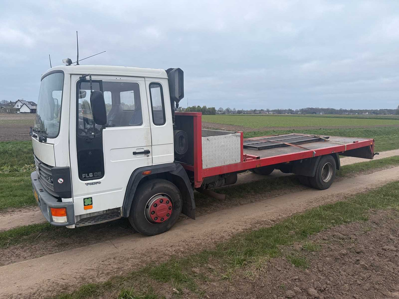 VOLVO - FL608-4X2-J 75 - TRUCK - 1993 - Camion: photos 2 VOLVO - FL608-4X2-J 75 - TRUCK - 1993 - Camion: photos 2