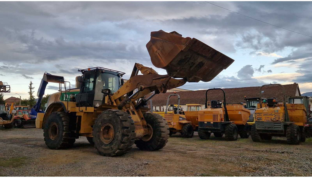 Caterpillar 972K - Chargeuse sur pneus: photos 2 Caterpillar 972K - Chargeuse sur pneus: photos 2