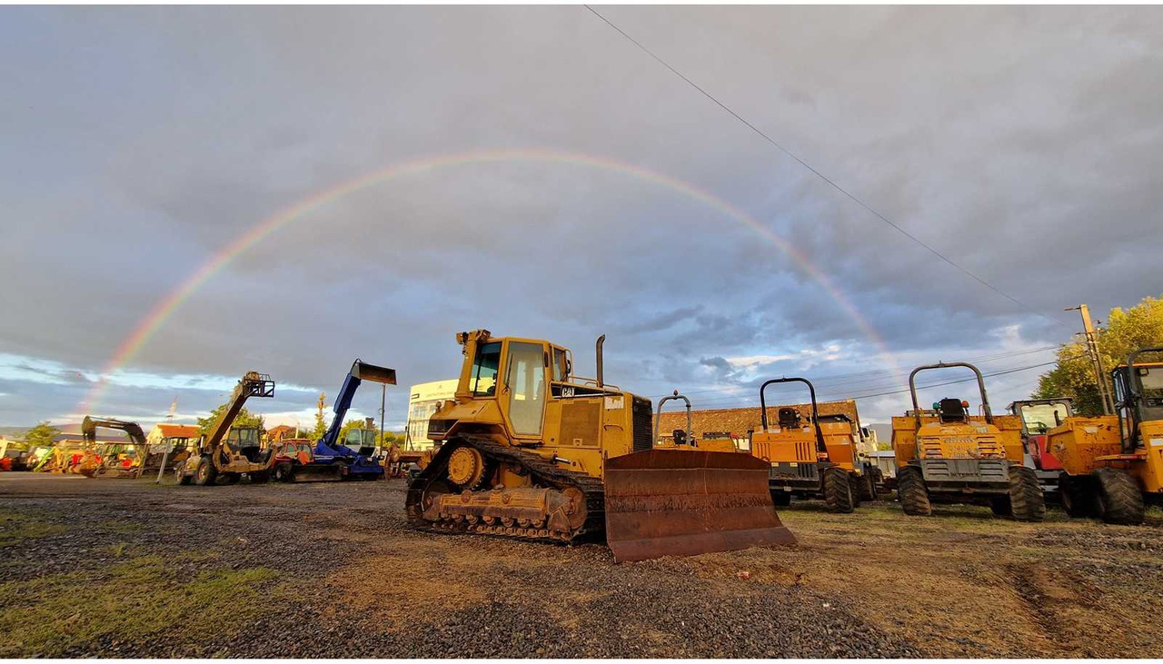 Caterpillar D5N - Bulldozer: photos 1 Caterpillar D5N - Bulldozer: photos 1