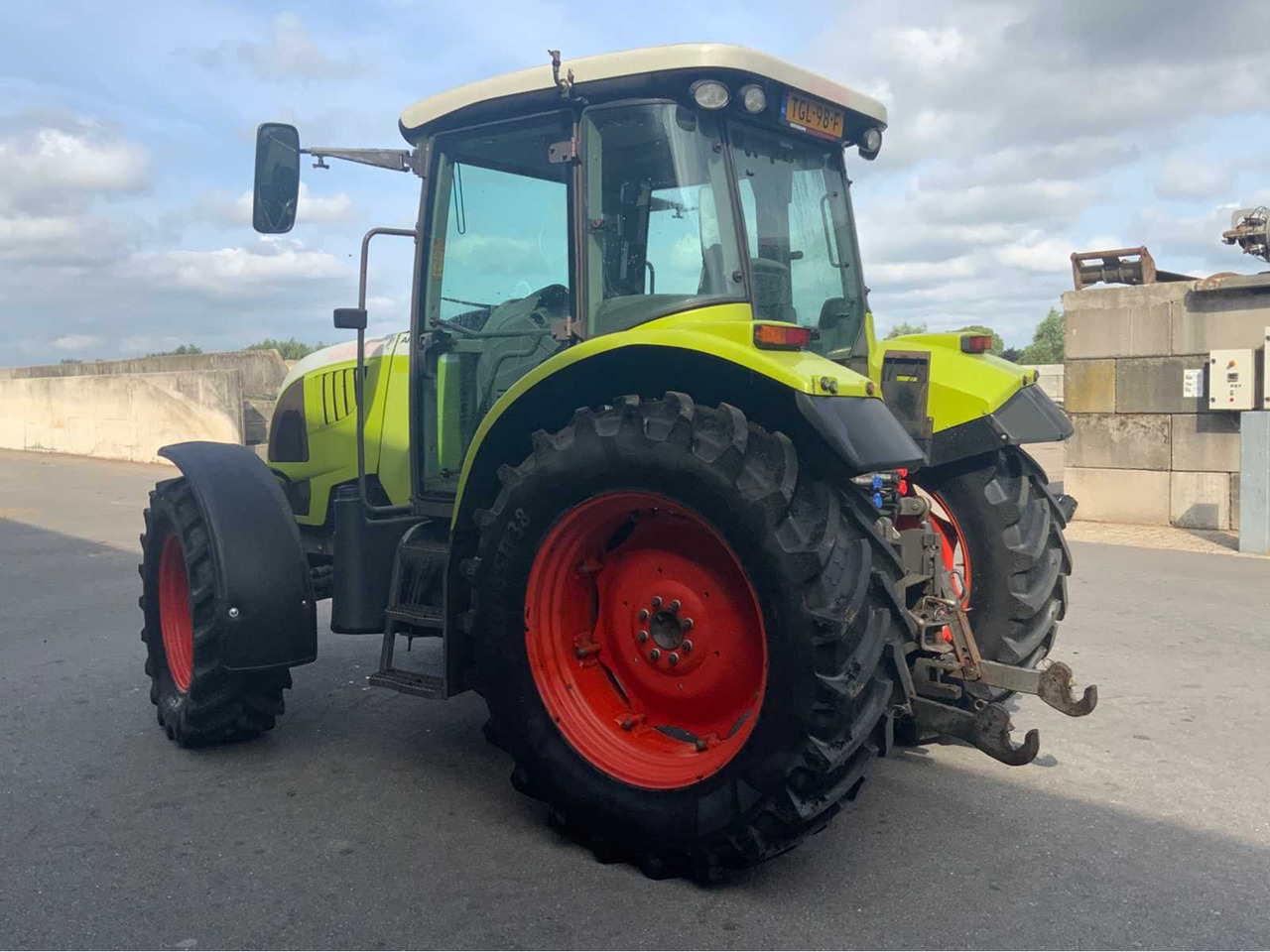 Claas Ares 557 ATZ - Tracteur agricole: photos 5 Claas Ares 557 ATZ - Tracteur agricole: photos 5