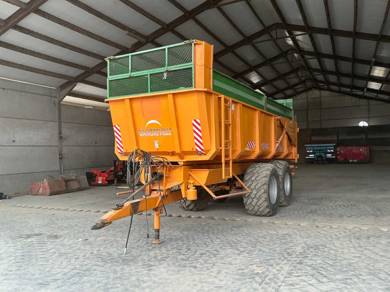 Dangreville D22 - Benne agricole: photos 1 Dangreville D22 - Benne agricole: photos 1
