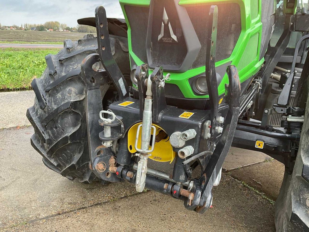 Tracteur agricole Deutz-Fahr 2024 DEUTZ-FAHR 6135C RV SHIFT FOUR WHEEL DRIVE FARM TRACTOR: photos 12 Tracteur agricole Deutz-Fahr 2024 DEUTZ-FAHR 6135C RV SHIFT FOUR WHEEL DRIVE FARM TRACTOR: photos 12