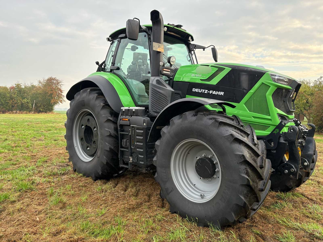 Deutz-Fahr 8280 TTV - Tracteur agricole: photos 3 Deutz-Fahr 8280 TTV - Tracteur agricole: photos 3