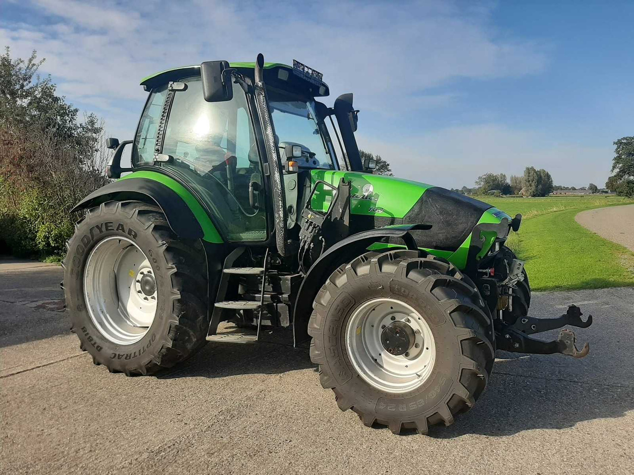 Deutz-Fahr Agrotron 108 - Tracteur agricole: photos 4 Deutz-Fahr Agrotron 108 - Tracteur agricole: photos 4