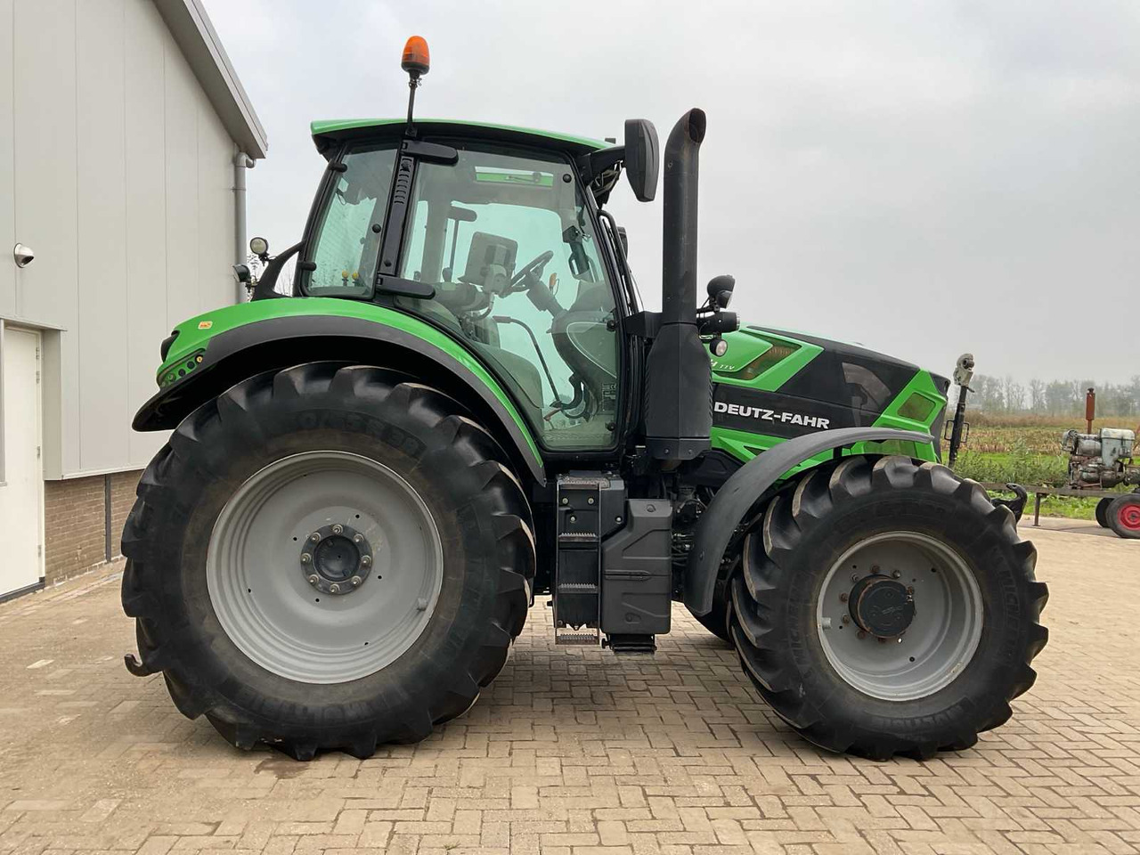Deutz-fahr 6175.4 TTV Agrotron - Tracteur agricole: photos 4 Deutz-fahr 6175.4 TTV Agrotron - Tracteur agricole: photos 4