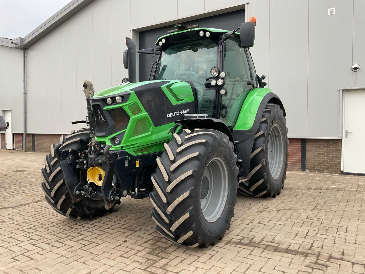 Deutz-fahr 6175.4 TTV Agrotron - Tracteur agricole: photos 1 Deutz-fahr 6175.4 TTV Agrotron - Tracteur agricole: photos 1