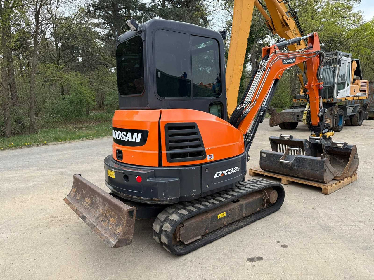 Doosan DX32Z - Pelle sur chenille: photos 3 Doosan DX32Z - Pelle sur chenille: photos 3