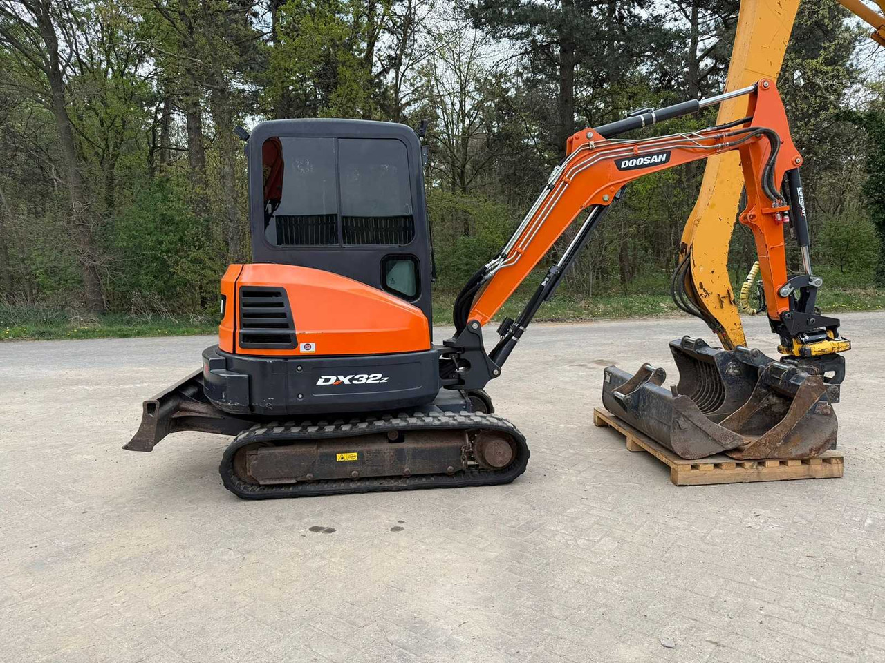 Doosan DX32Z - Pelle sur chenille: photos 2 Doosan DX32Z - Pelle sur chenille: photos 2