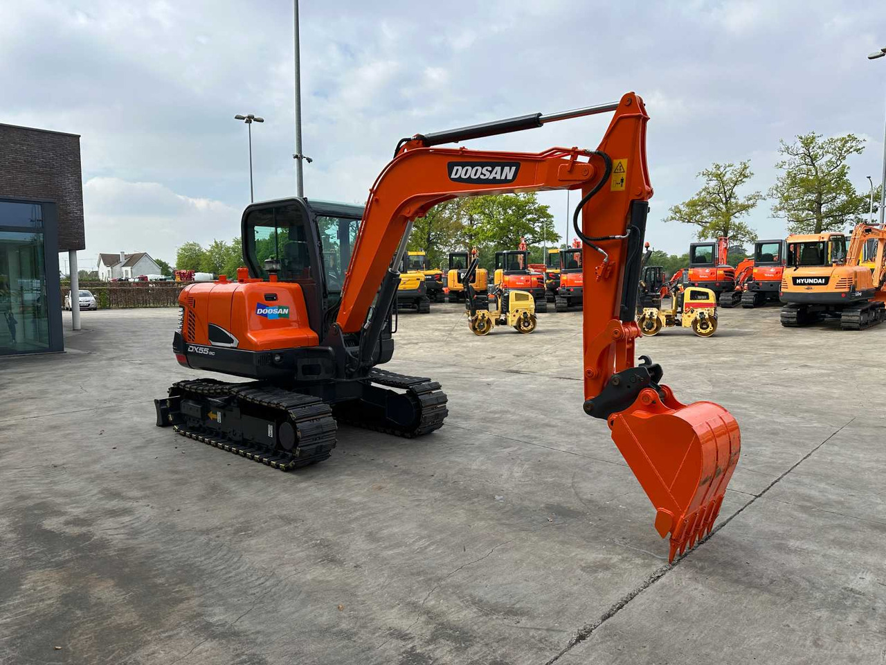 Doosan DX55-9C - Pelle sur chenille: photos 3 Doosan DX55-9C - Pelle sur chenille: photos 3