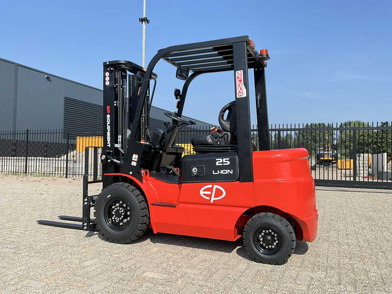 EP - 2025 - EFL 252 XS - FORKLIFT TRUCK - Chariot élévateur: photos 3 EP - 2025 - EFL 252 XS - FORKLIFT TRUCK - Chariot élévateur: photos 3