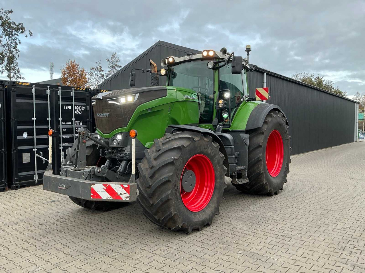 FENDT 934 VARIO ALL-WHEEL DRIVE AGRICULTURAL TRACTOR - Tracteur agricole: photos 2 FENDT 934 VARIO ALL-WHEEL DRIVE AGRICULTURAL TRACTOR - Tracteur agricole: photos 2