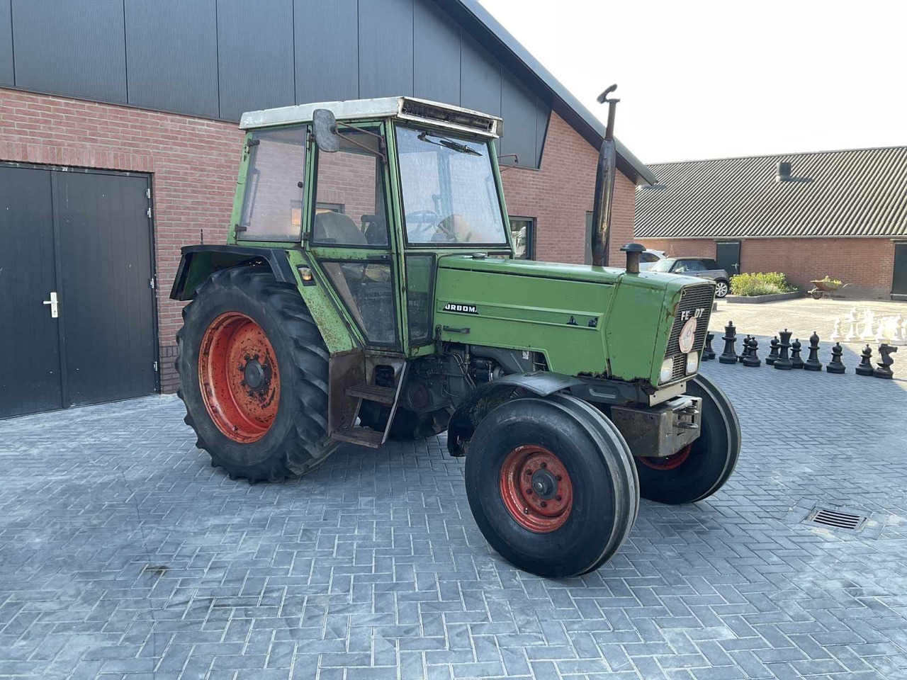 Fendt 308 LS - Tracteur agricole: photos 1 Fendt 308 LS - Tracteur agricole: photos 1