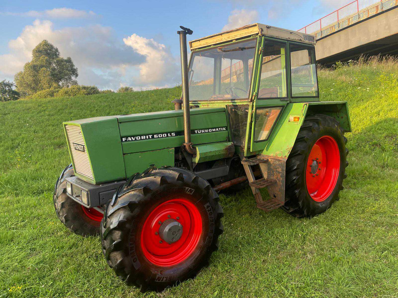 Fendt Favorit 600 LSA - Tracteur agricole: photos 3 Fendt Favorit 600 LSA - Tracteur agricole: photos 3