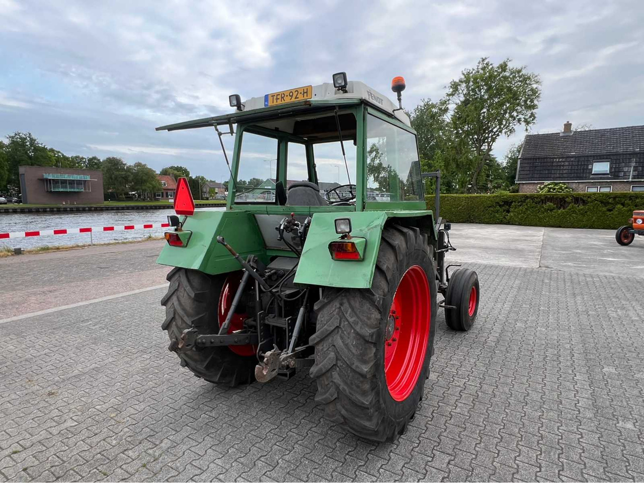 Fendt Favorit 610 LS - Tracteur agricole: photos 4 Fendt Favorit 610 LS - Tracteur agricole: photos 4