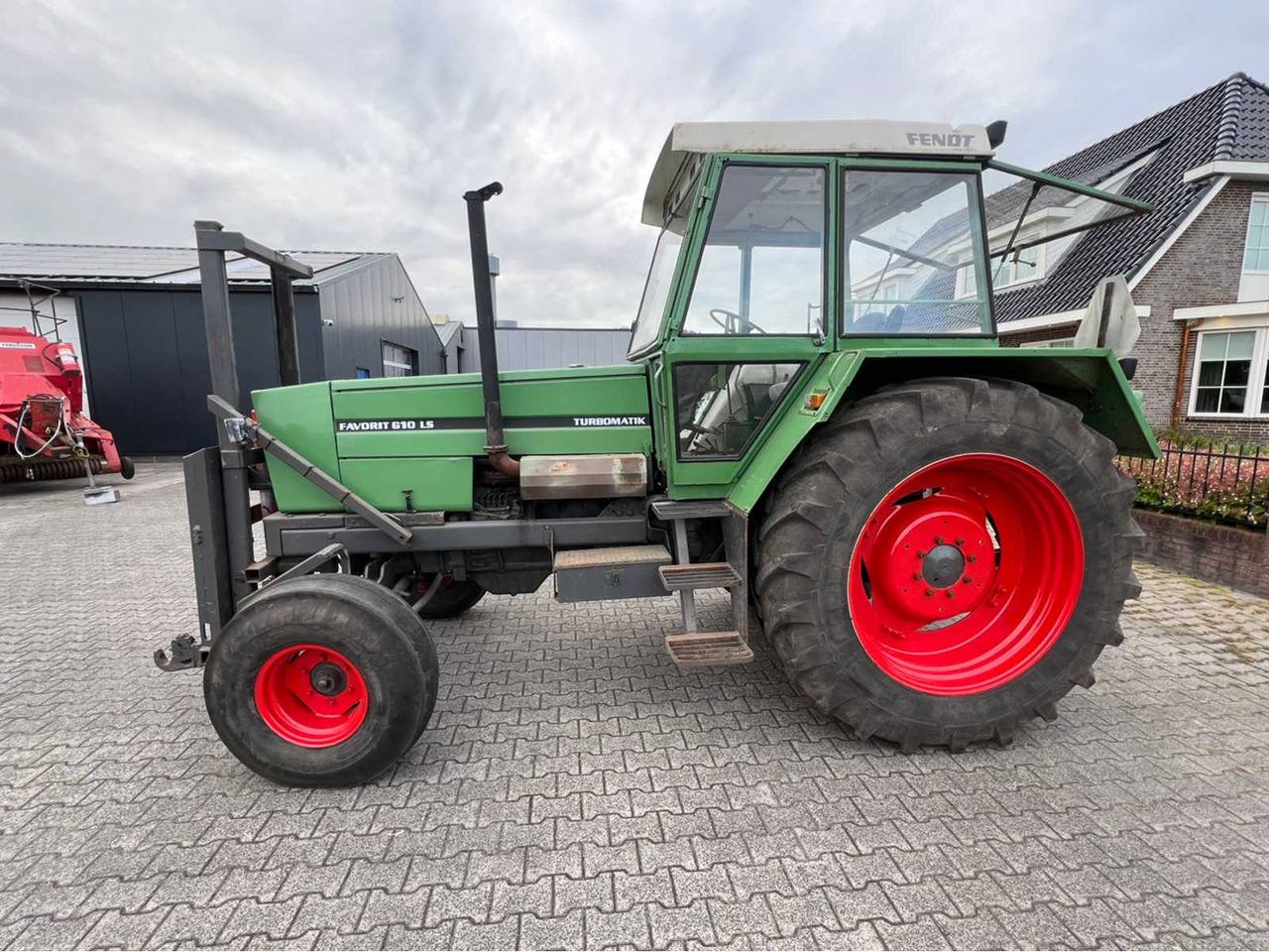 Fendt Favorit 610 LS - Tracteur agricole: photos 3 Fendt Favorit 610 LS - Tracteur agricole: photos 3