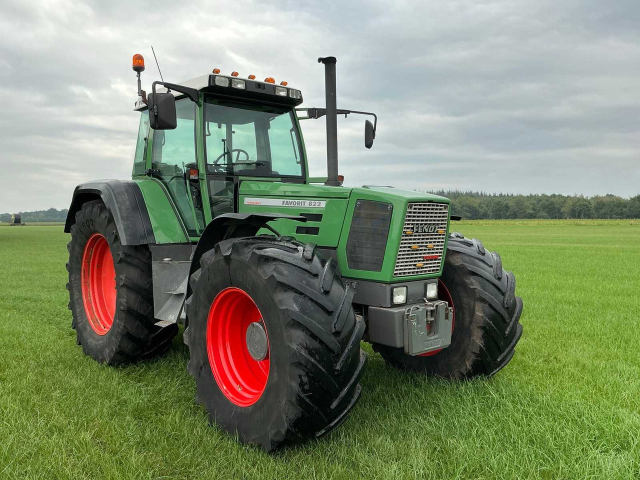 Fendt Favorit 822 Turboshift - Tracteur agricole: photos 3 Fendt Favorit 822 Turboshift - Tracteur agricole: photos 3