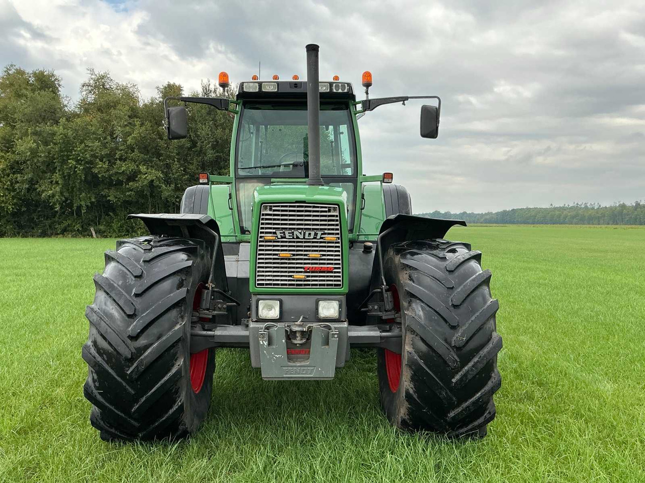Fendt Favorit 822 Turboshift - Tracteur agricole: photos 2 Fendt Favorit 822 Turboshift - Tracteur agricole: photos 2
