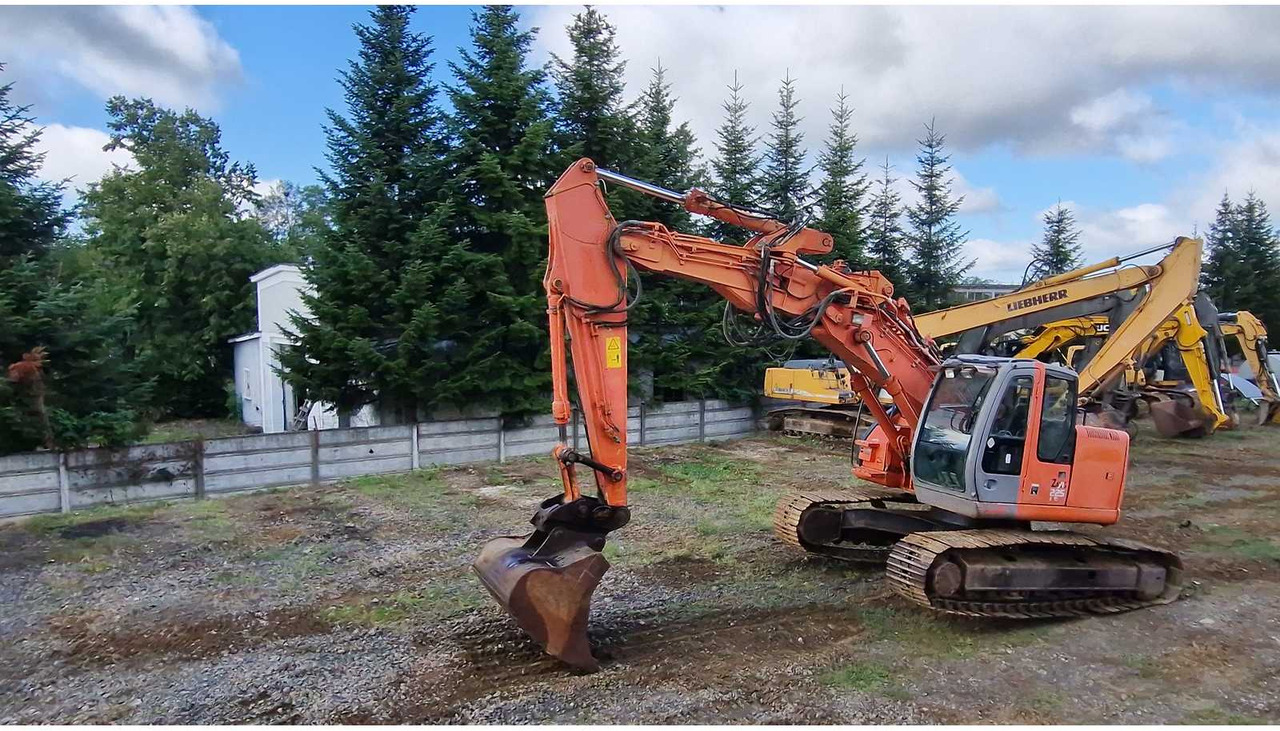 HITACHI ZX225USLC - Pelle sur chenille: photos 4 HITACHI ZX225USLC - Pelle sur chenille: photos 4