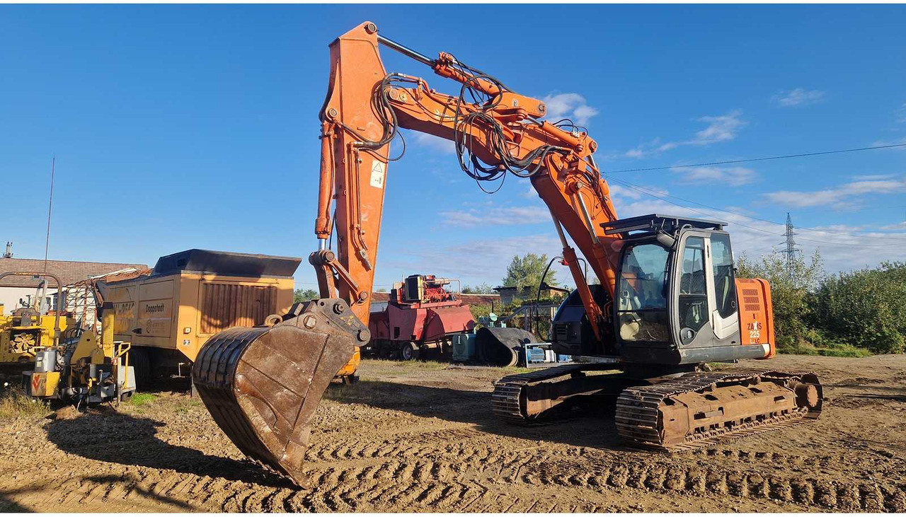HITACHI Zaxis 225 - Pelle sur chenille: photos 1 HITACHI Zaxis 225 - Pelle sur chenille: photos 1