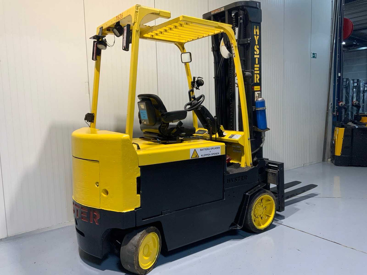 HYSTER E4.00XL FORKLIFT FORK POSITIONER, SIDE SHIFT, BLUESPOT, ACCUMULATOR - Chariot élévateur: photos 4 HYSTER E4.00XL FORKLIFT FORK POSITIONER, SIDE SHIFT, BLUESPOT, ACCUMULATOR - Chariot élévateur: photos 4