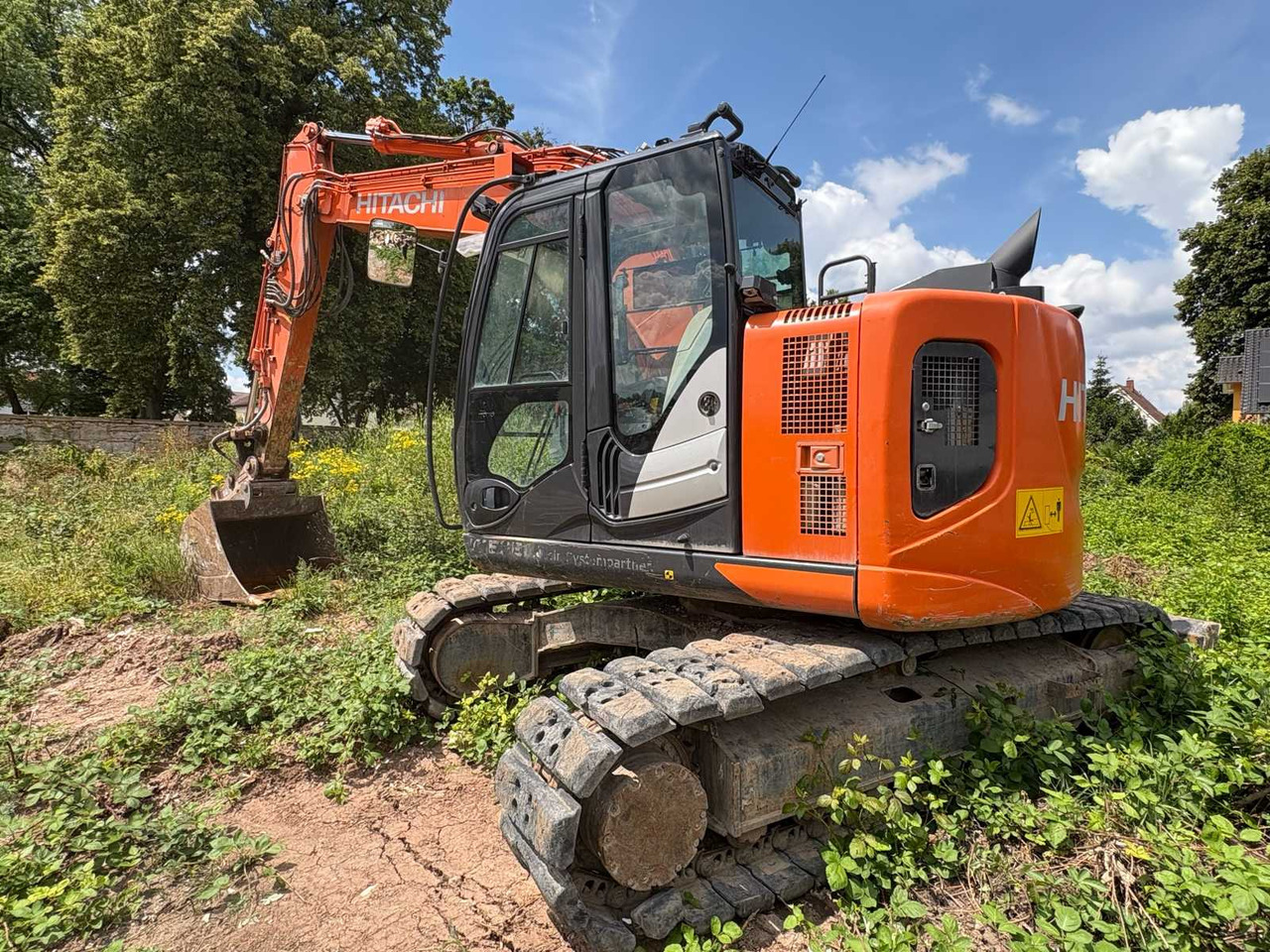 Hitachi ZX135 US-6 - Pelle sur chenille: photos 1 Hitachi ZX135 US-6 - Pelle sur chenille: photos 1