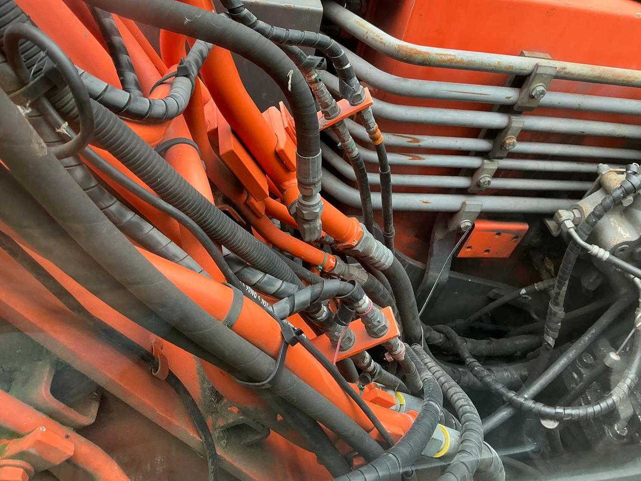 Pelle sur pneus Hitachi ZX140W-3: photos 36