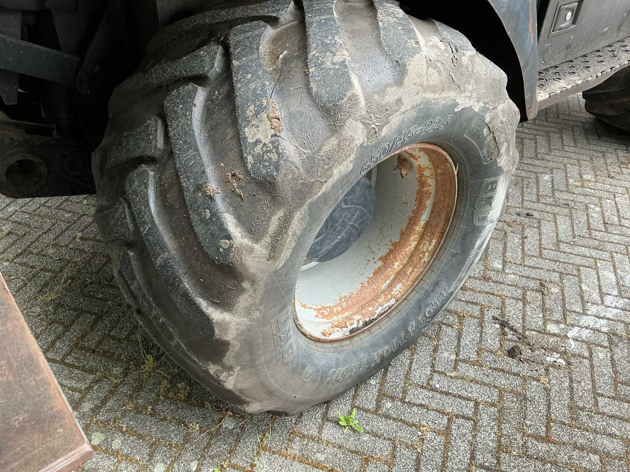 Pelle sur pneus Hitachi ZX140W-3: photos 12