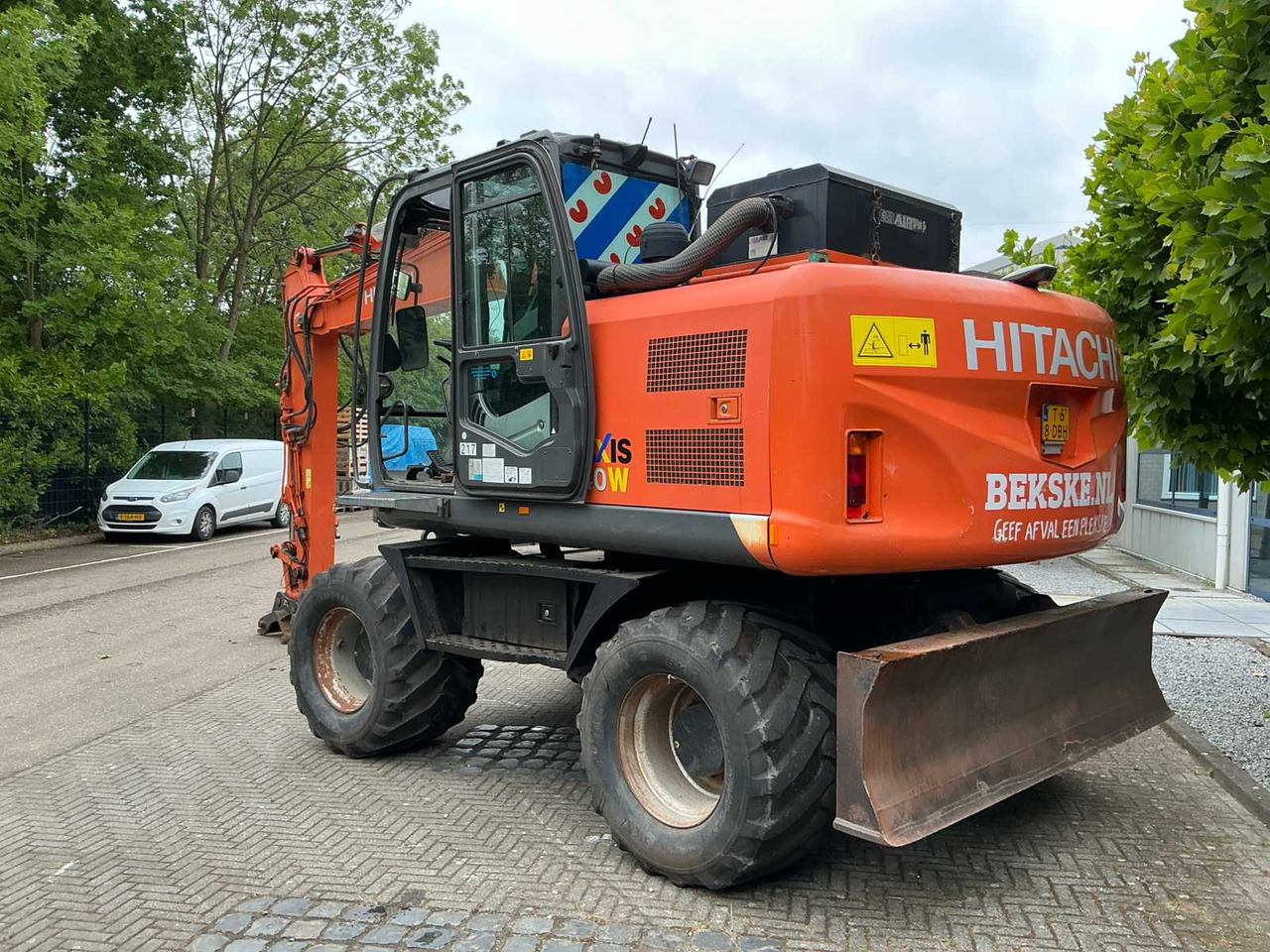 Pelle sur pneus Hitachi ZX140W-3: photos 8