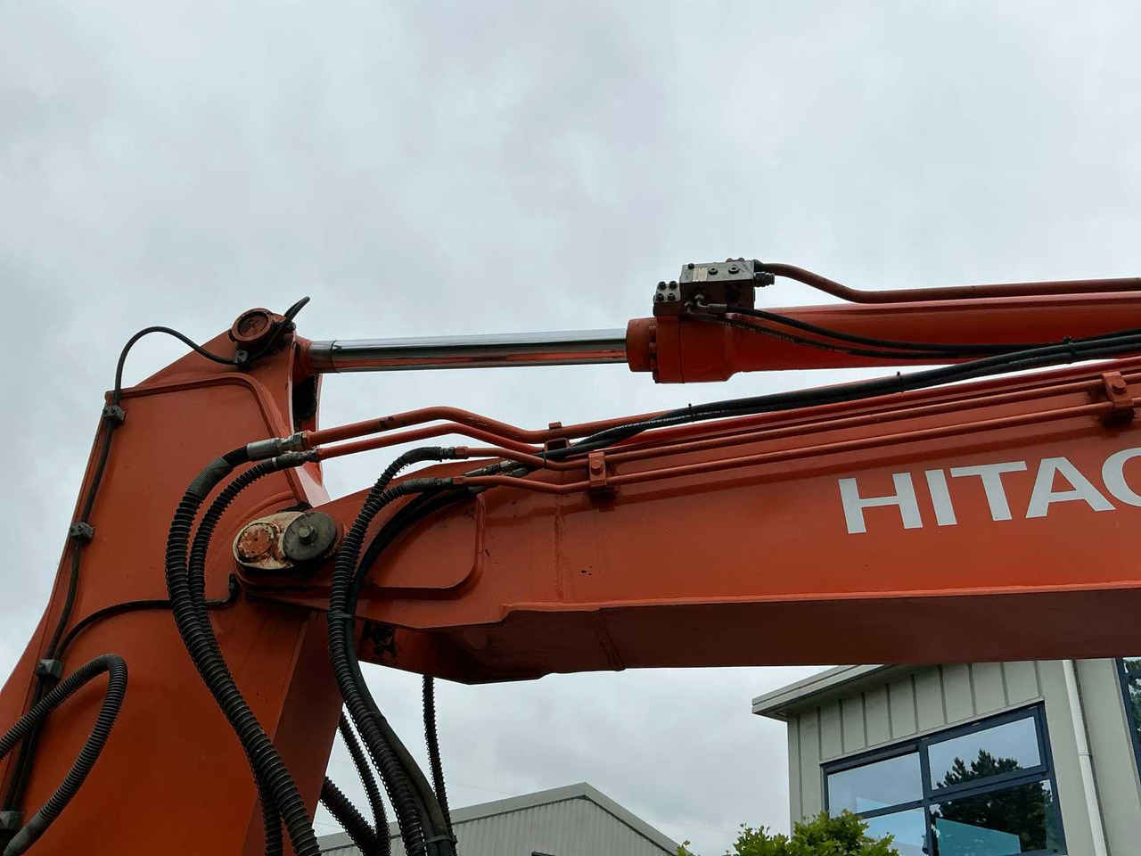 Pelle sur pneus Hitachi ZX140W-3: photos 27