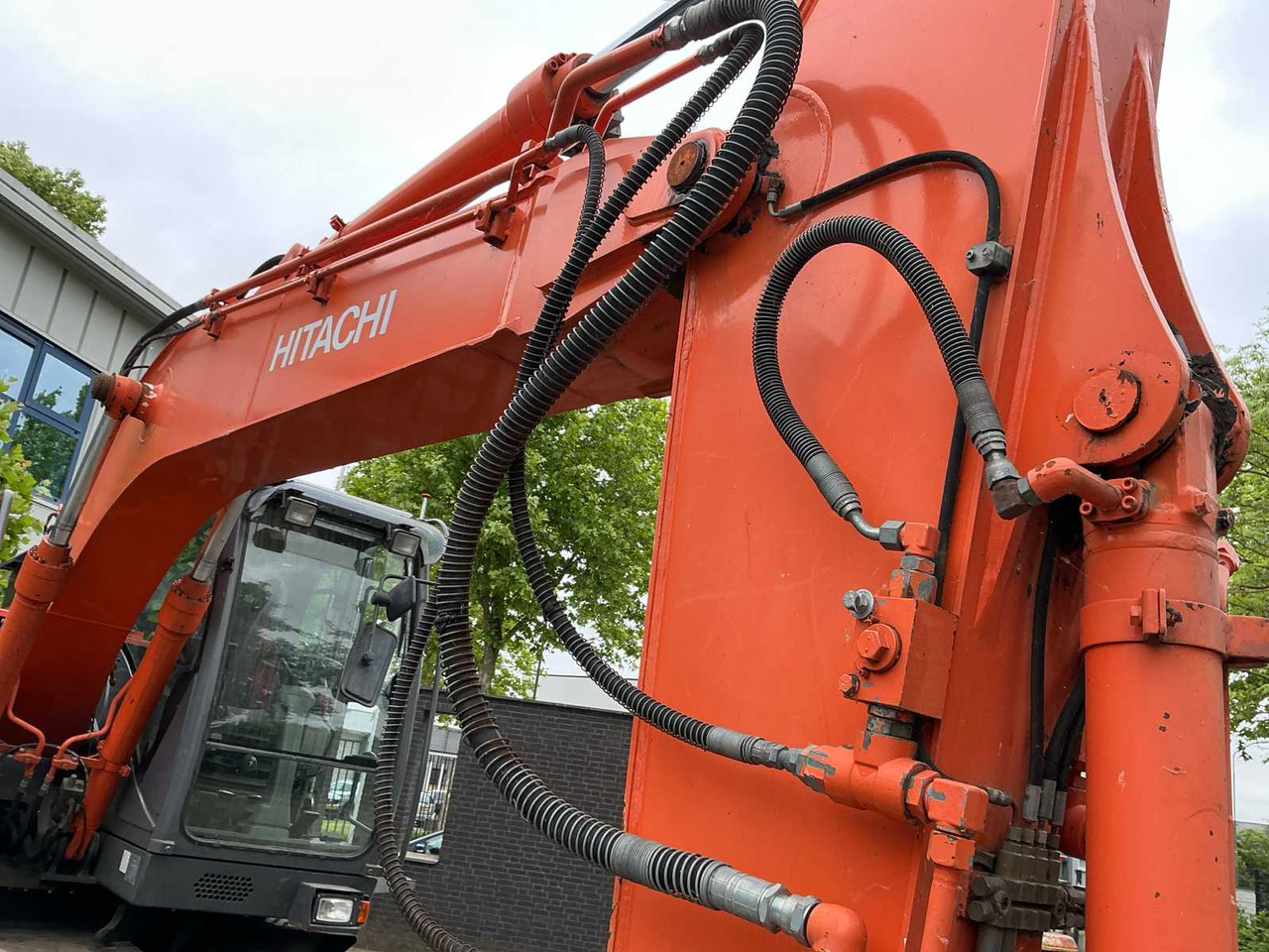 Pelle sur pneus Hitachi ZX140W-3: photos 35