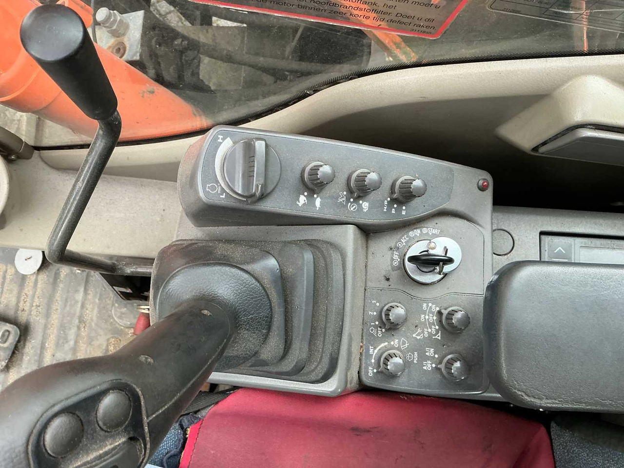 Pelle sur pneus Hitachi ZX140W-3: photos 39