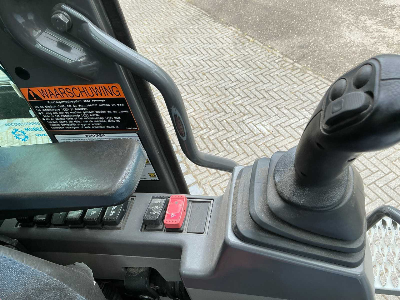 Pelle sur pneus Hitachi ZX140W-3: photos 41