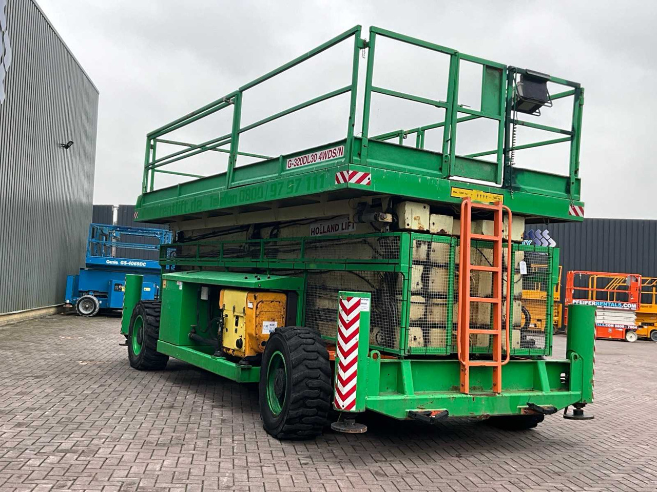 Holand Lift Megastar G-320DL30 4WDDS/N - Nacelle: photos 4 Holand Lift Megastar G-320DL30 4WDDS/N - Nacelle: photos 4