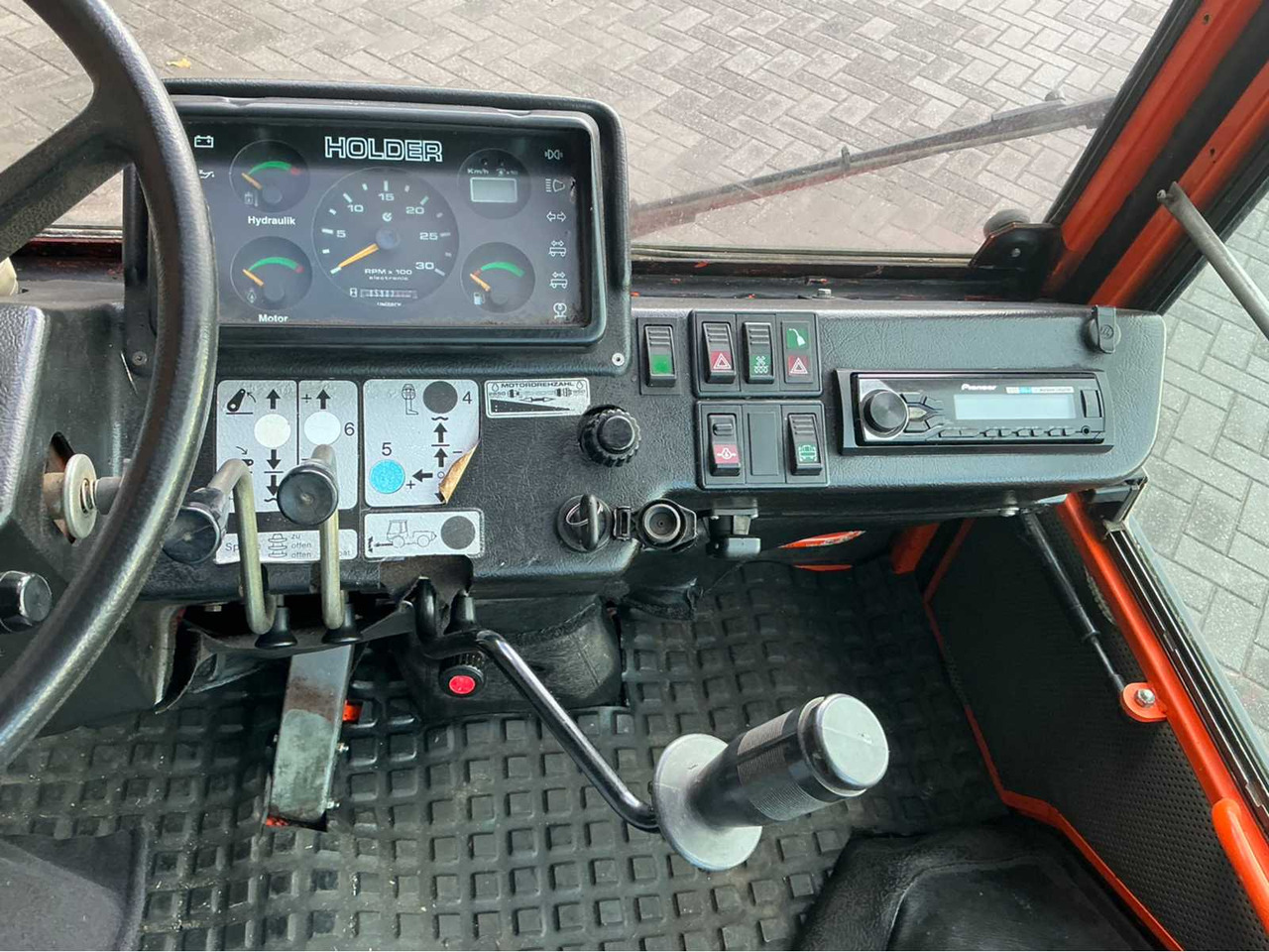 Tracteur agricole Holder 2001 HOLDER C9800H TOOL CARRIER: photos 15 Tracteur agricole Holder 2001 HOLDER C9800H TOOL CARRIER: photos 15