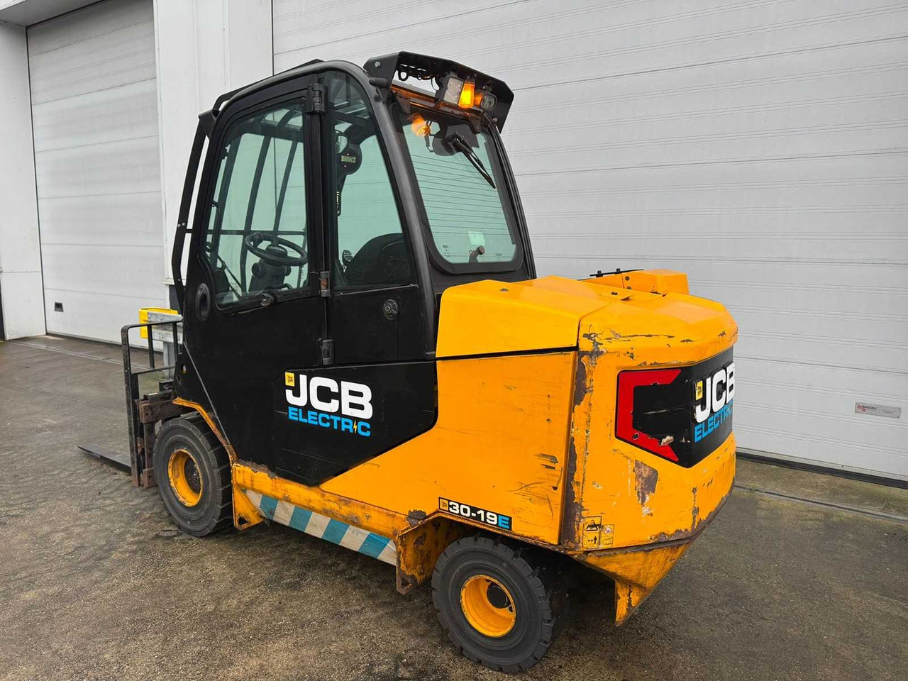 JCB - 2020 - TLT-30-E - FORK POSITIONER, SIDE-SHIFT - FORKLIFT - Chariot élévateur: photos 3 JCB - 2020 - TLT-30-E - FORK POSITIONER, SIDE-SHIFT - FORKLIFT - Chariot élévateur: photos 3