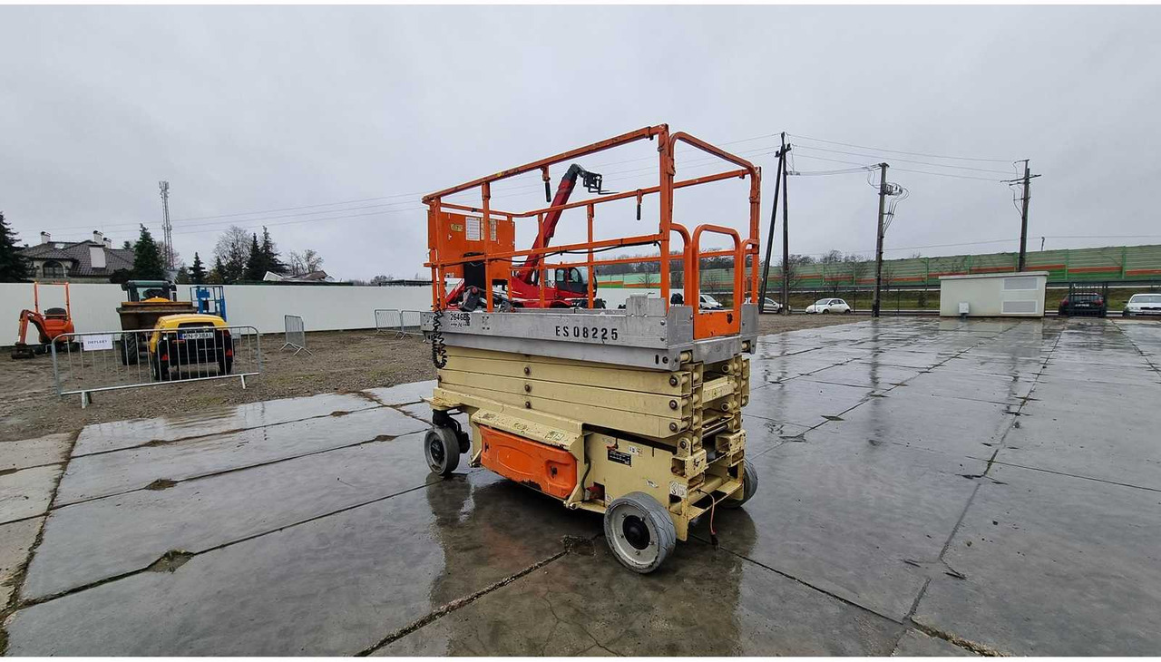 JLG - 2646ES - AERIAL WORK PLATFORMS - 2012 (ESN10012002) - Nacelle: photos 1 JLG - 2646ES - AERIAL WORK PLATFORMS - 2012 (ESN10012002) - Nacelle: photos 1