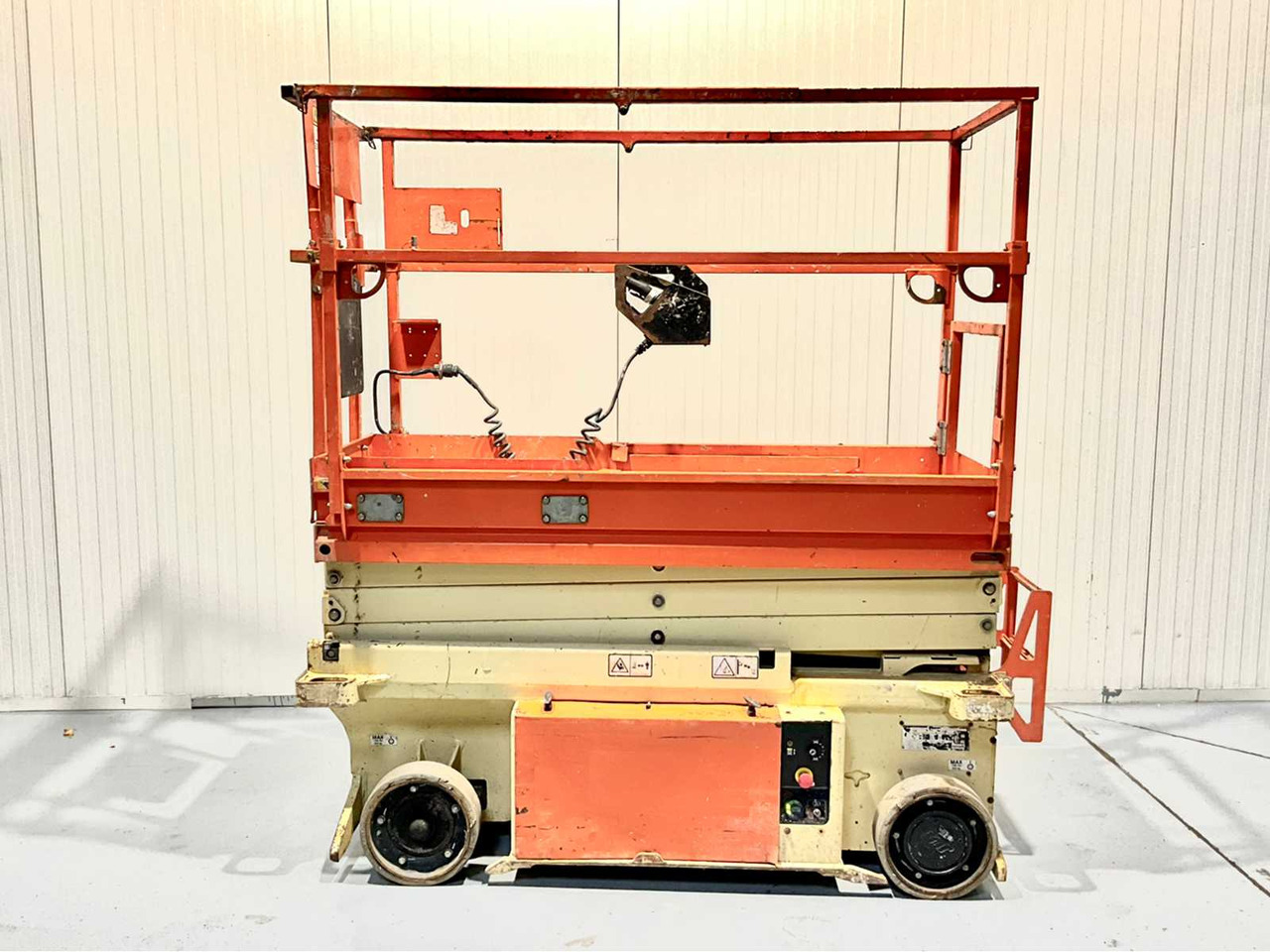 JLG -6RS - AERIAL WORK PLATFORM, 2015, 7.8M, 279 HOURS, SCISSOR LIFT - Nacelle: photos 3 JLG -6RS - AERIAL WORK PLATFORM, 2015, 7.8M, 279 HOURS, SCISSOR LIFT - Nacelle: photos 3