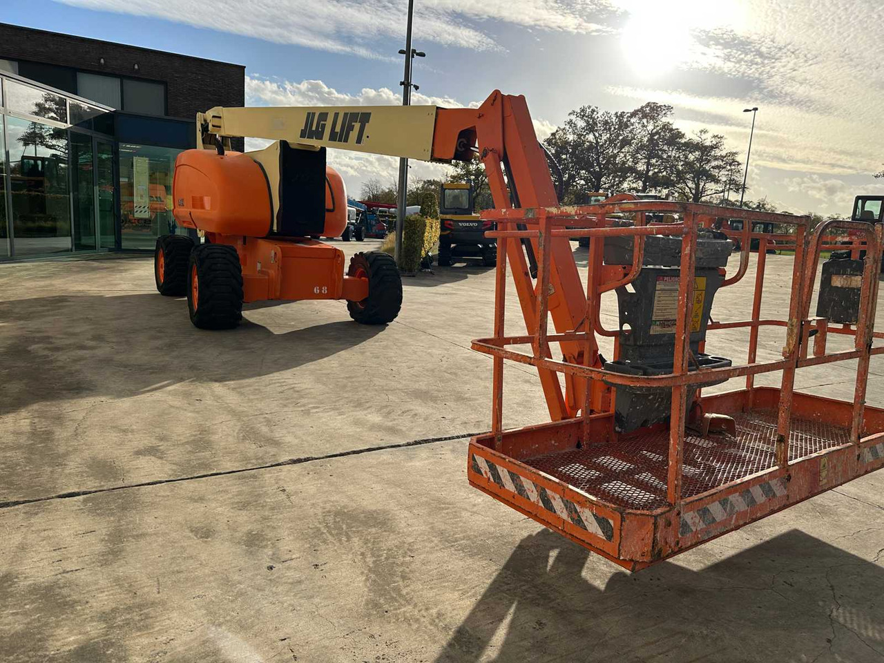 JLG - 800AJ - TELESCOPE - ARTICULATED ARM - Nacelle: photos 3 JLG - 800AJ - TELESCOPE - ARTICULATED ARM - Nacelle: photos 3