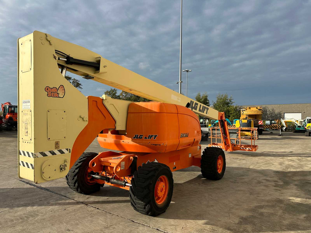 JLG - 800AJ - TELESCOPE - ARTICULATED ARM - Nacelle: photos 5 JLG - 800AJ - TELESCOPE - ARTICULATED ARM - Nacelle: photos 5