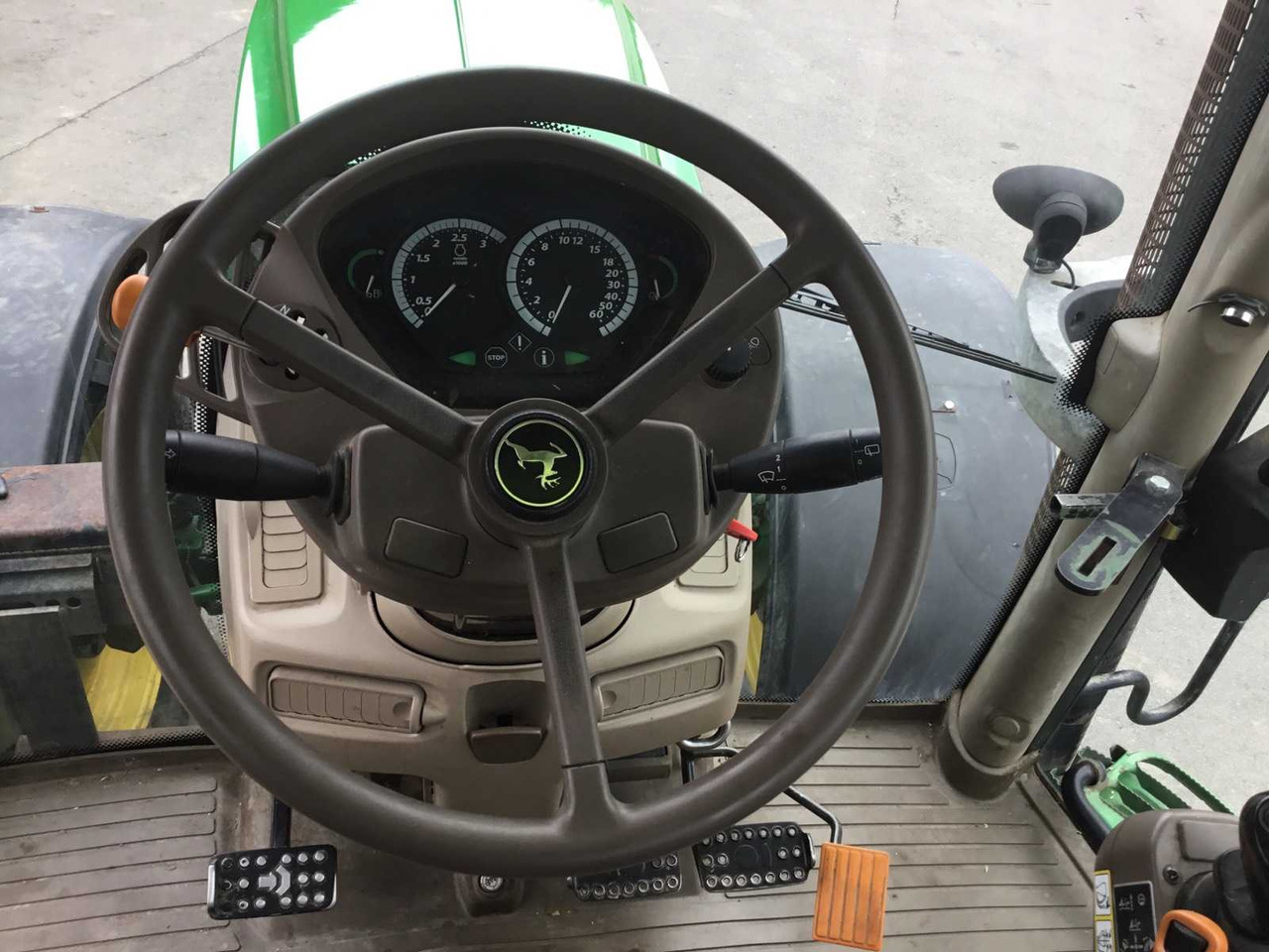 Tracteur agricole John Deere 6210R: photos 24