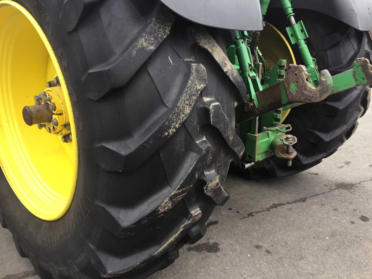 Tracteur agricole John Deere 6210R: photos 7
