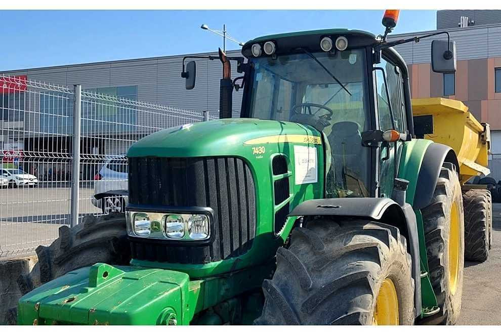 John Deere 7430 MW2 CD44 - Tracteur agricole: photos 5 John Deere 7430 MW2 CD44 - Tracteur agricole: photos 5