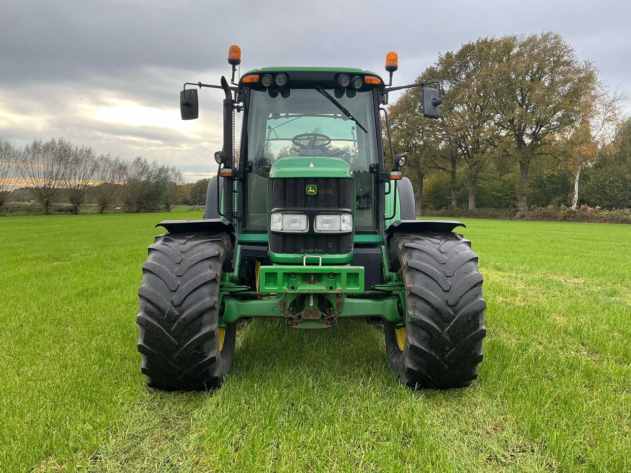 John Deere JOHN DEERE - 2005 - 6420 M - ALL-WHEEL DRIVE FARM TRACTOR - Tracteur agricole: photos 5 John Deere JOHN DEERE - 2005 - 6420 M - ALL-WHEEL DRIVE FARM TRACTOR - Tracteur agricole: photos 5