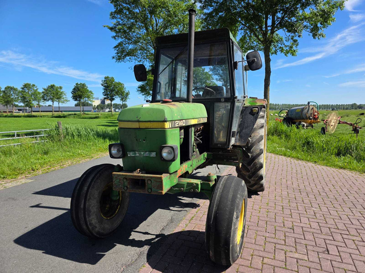 John deere 2140 - Tracteur agricole: photos 2 John deere 2140 - Tracteur agricole: photos 2