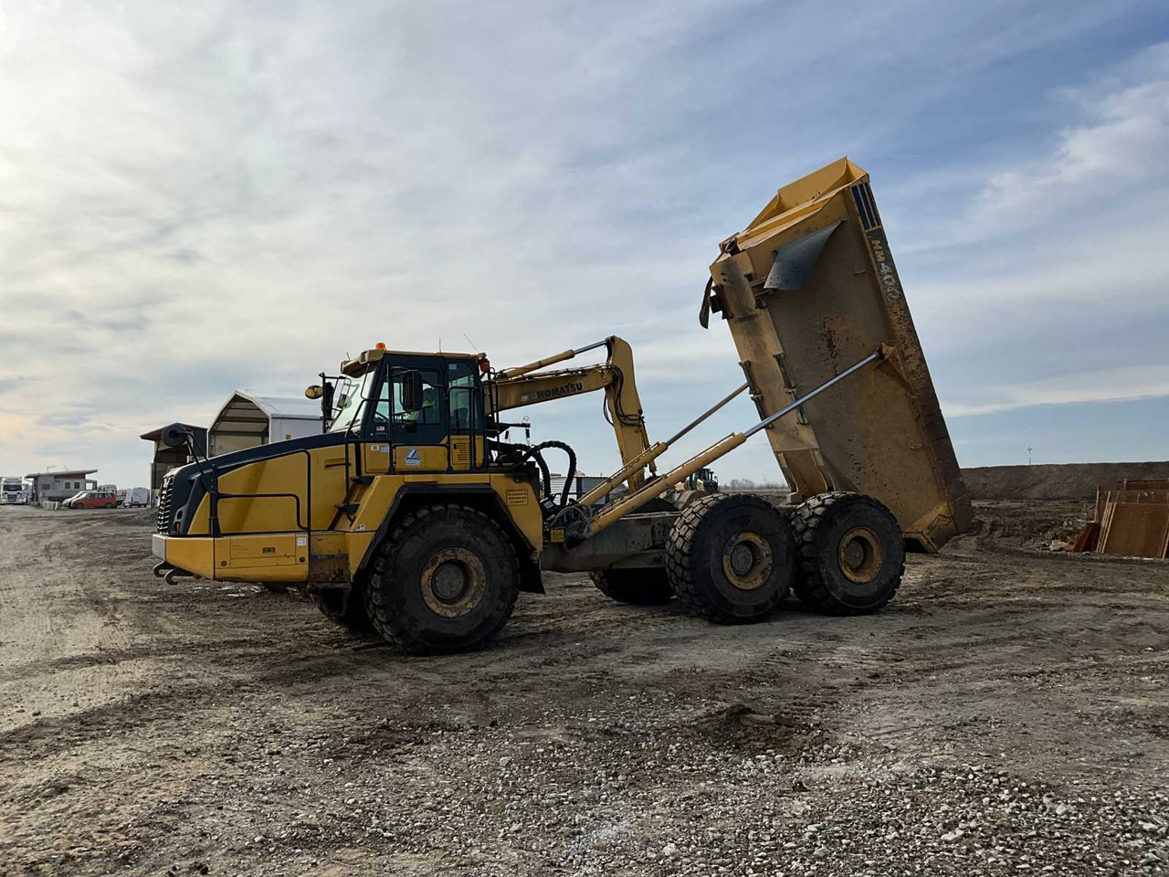 Komatsu HM400-3 - Tombereau: photos 1 Komatsu HM400-3 - Tombereau: photos 1