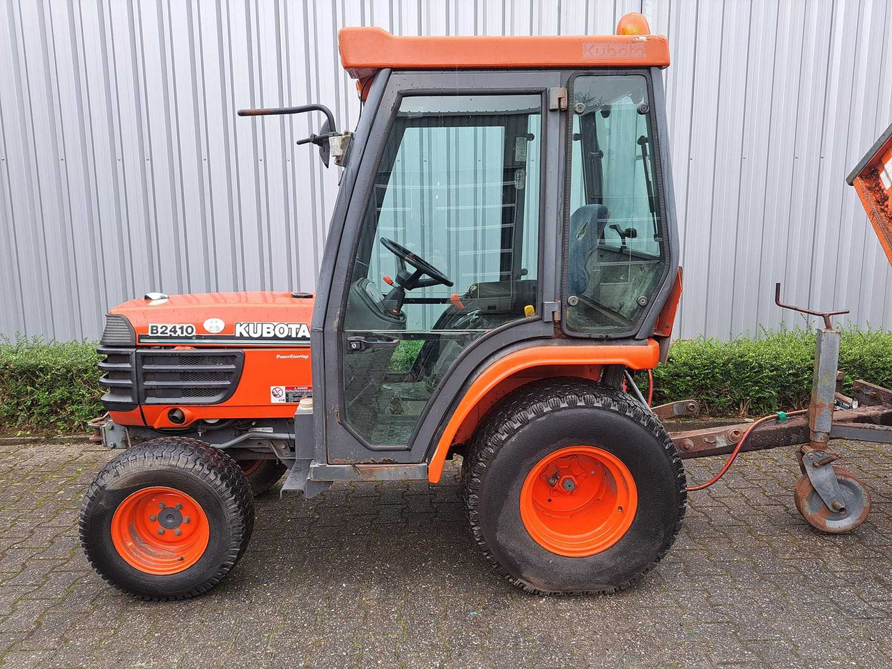 Kubota B4 - Micro tracteur: photos 4 Kubota B4 - Micro tracteur: photos 4