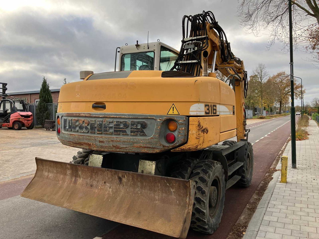 LIEBHERR - 2008 - A316 LITRONIC - WHEELED EXCAVATOR - Pelle sur pneus: photos 5 LIEBHERR - 2008 - A316 LITRONIC - WHEELED EXCAVATOR - Pelle sur pneus: photos 5